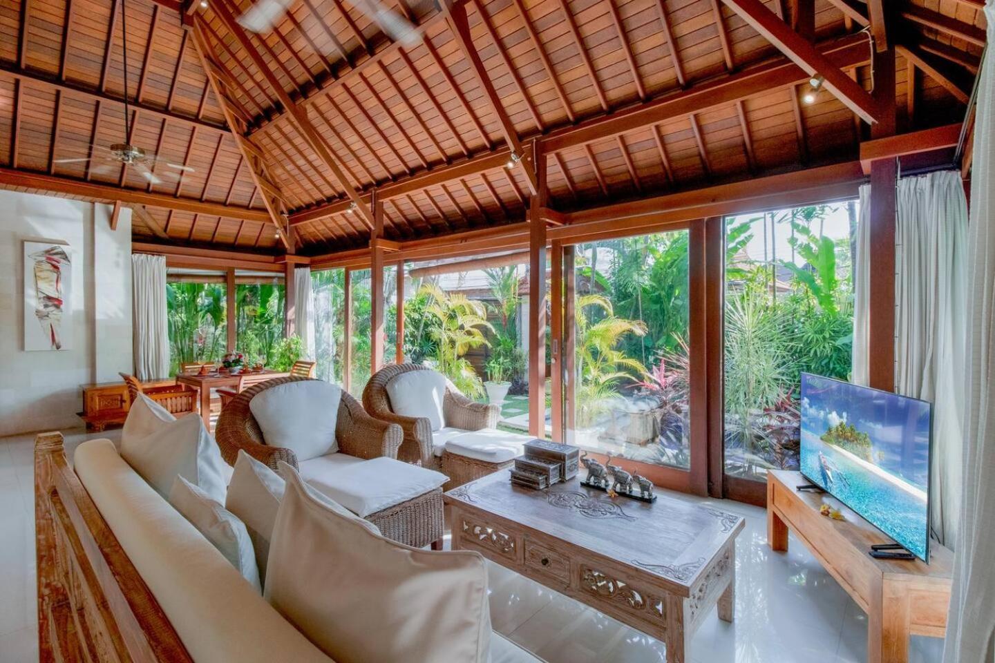 Heart Of Seminyak, 2Br, Sleeps 4, Walk To Bintang Vila Exterior foto